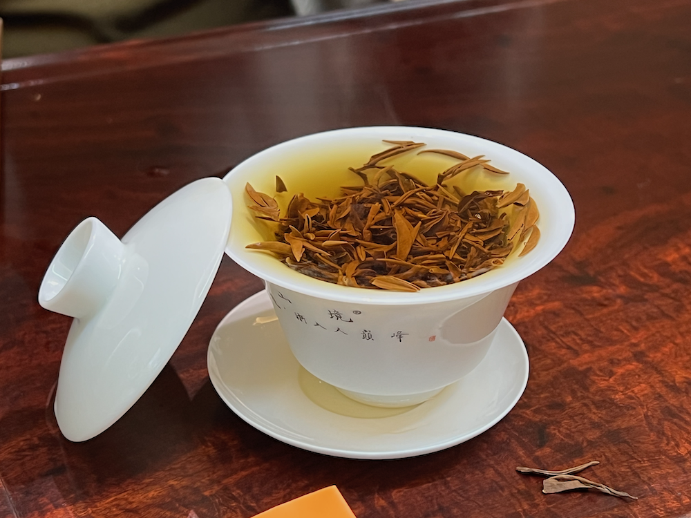 金骏眉 Цзинь Цзюнь Мэй - Золотые Брови Image