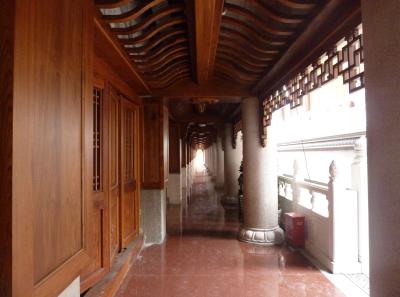 P1090358 50191474752 O