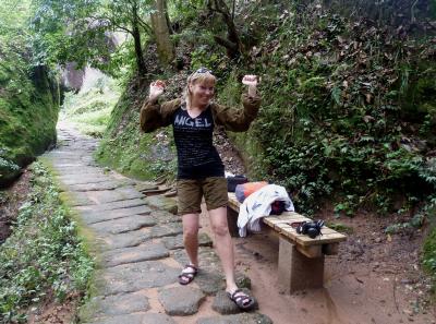 P1090684 50190616903 O