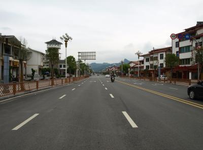 P4145797 50190645733 O